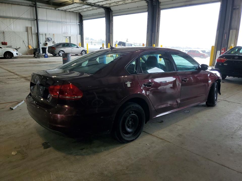 2013 Volkswagen Passat მანქანა იყიდება აუქციონზე, vin: 1VWAP7A33DC062513, აუქციონის ნომერი: 54785186