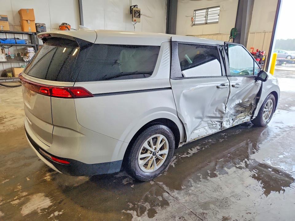 Продаж на аукціоні авто 2022 Kia Carnival, vin: KNDNB4H39N6171100, номер лоту: 52655896