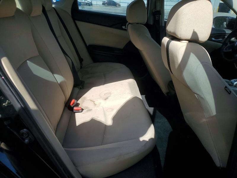 53983756 :رقم المزاد ، 19XFC2F5XJE003271 vin ، 2018 Honda Civic مزاد بيع