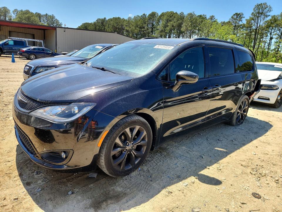 52135836 :رقم المزاد ، 2C4RC1BG4JR260262 vin ، 2018 Chrysler Pacifica مزاد بيع