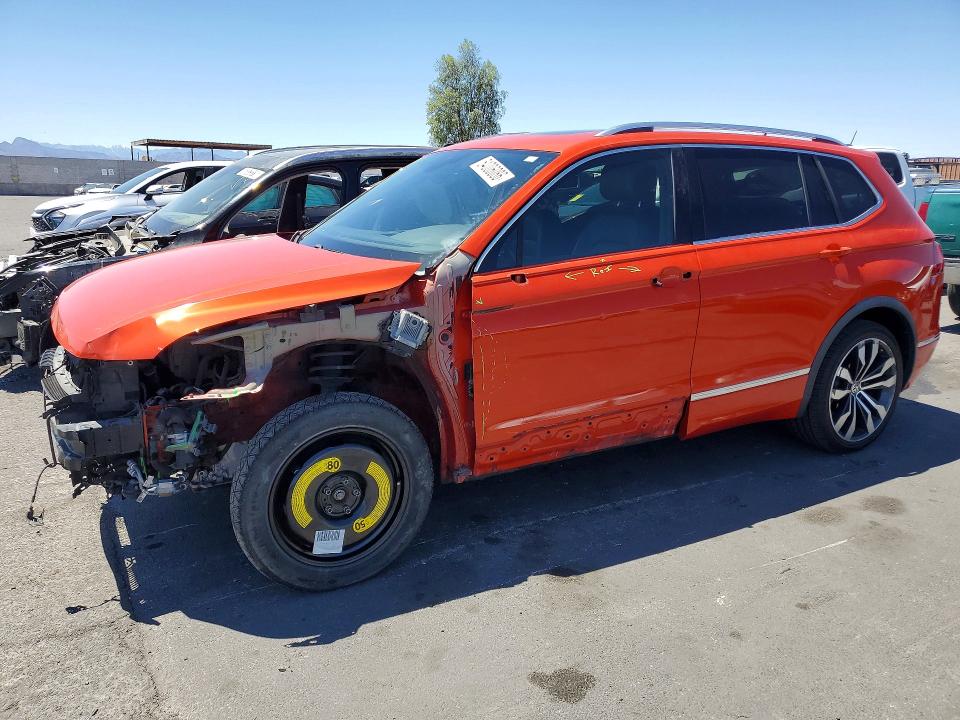 54006086 :رقم المزاد ، 3VV5B7AX8JM161877 vin ، 2018 Volkswagen Tiguan مزاد بيع
