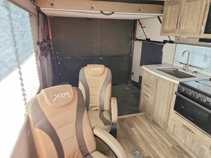 53778386 :رقم المزاد ، 5ZT2XLPBXNZ794245 vin ، 2022 Foresriver Xlr Toy Hauler مزاد بيع