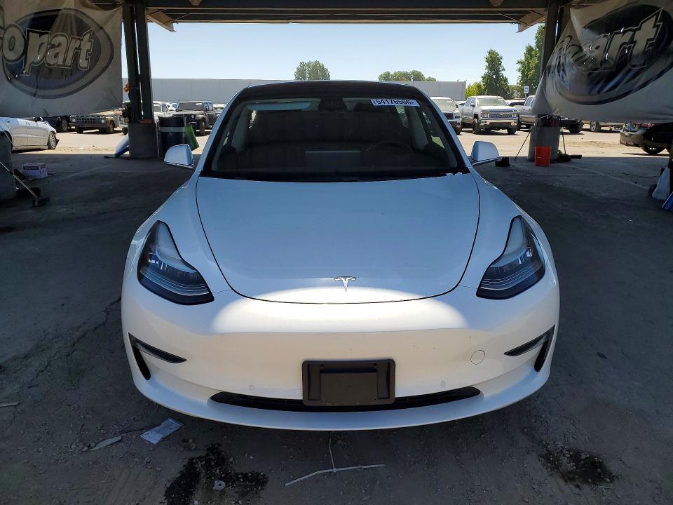 54176506 :رقم المزاد ، 5YJ3E1EA0JF023044 vin ، 2018 Tesla Model 3 مزاد بيع