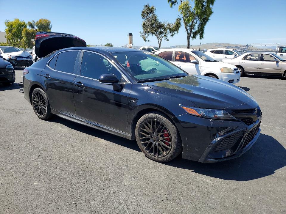 53779256 :رقم المزاد ، 4T1G11AK6NU673002 vin ، 2022 Toyota Camry مزاد بيع