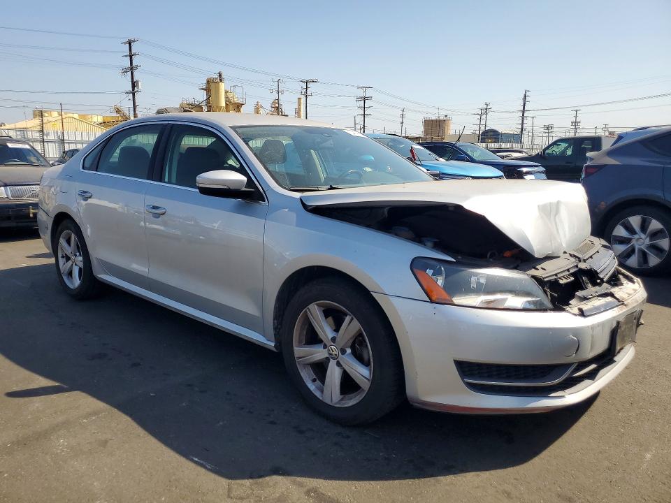 2013 Volkswagen Passat მანქანა იყიდება აუქციონზე, vin: 1VWBP7A33DC042122, აუქციონის ნომერი: 54876646