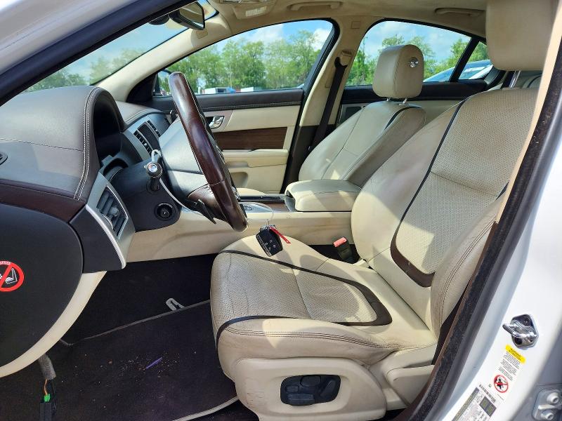 2015 Jaguar Xf მანქანა იყიდება აუქციონზე, vin: SAJWJ0FF2F8U53048, აუქციონის ნომერი: 53473766