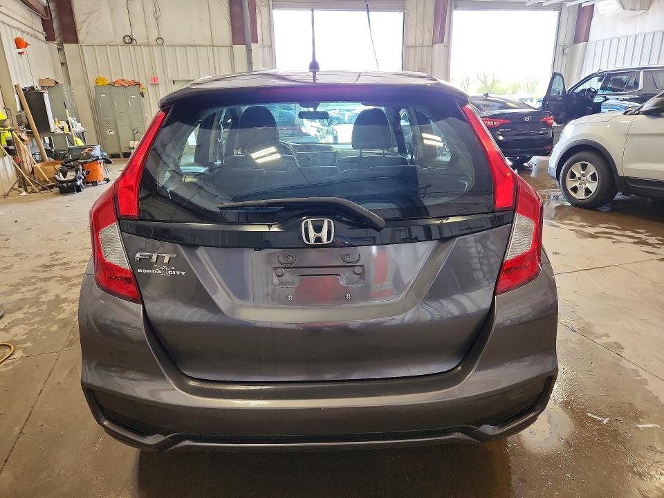 52857236 :رقم المزاد ، 3HGGK5H47JM734874 vin ، 2018 Honda Fit مزاد بيع