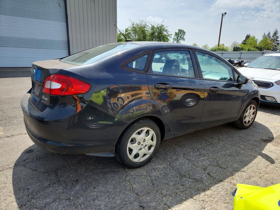 51900926 :رقم المزاد ، 3FADP4BJ2DM129506 vin ، 2013 Ford Fiesta مزاد بيع
