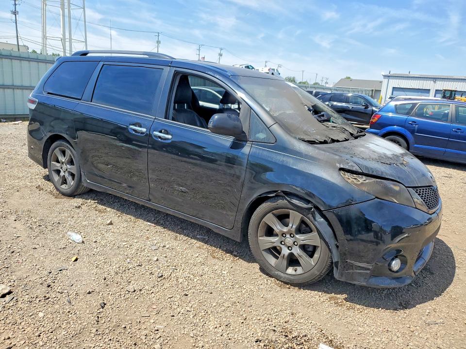 Продажа на аукционе авто 2015 Toyota Sienna, vin: 5TDXK3DC0FS597879, номер лота: 55378316