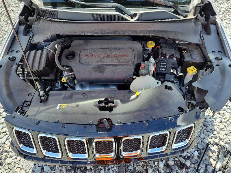 52477706 :رقم المزاد ، 3C4NJCBBXJT181938 vin ، 2018 Jeep Compass مزاد بيع