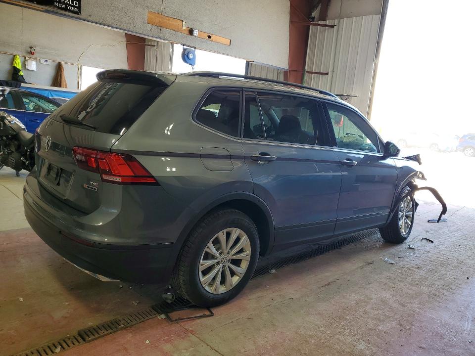 Продажа на аукционе авто 2018 Volkswagen Tiguan, vin: 3VV0B7AX4JM131740, номер лота: 52223956