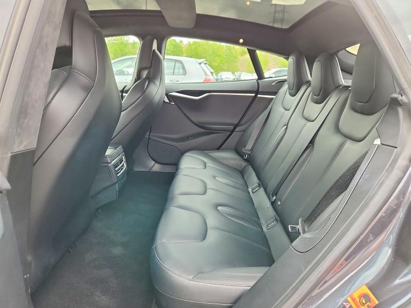 55053836 :رقم المزاد ، 5YJSA1E23HF188967 vin ، 2017 Tesla Model S مزاد بيع