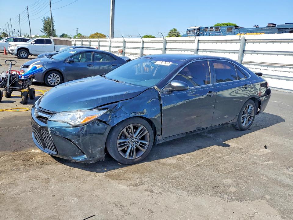 51887536 :رقم المزاد ، 4T1BF1FK0GU511017 vin ، 2016 Toyota Camry مزاد بيع