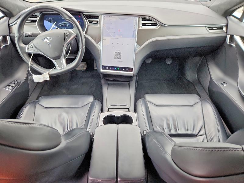 55053836 :رقم المزاد ، 5YJSA1E23HF188967 vin ، 2017 Tesla Model S مزاد بيع