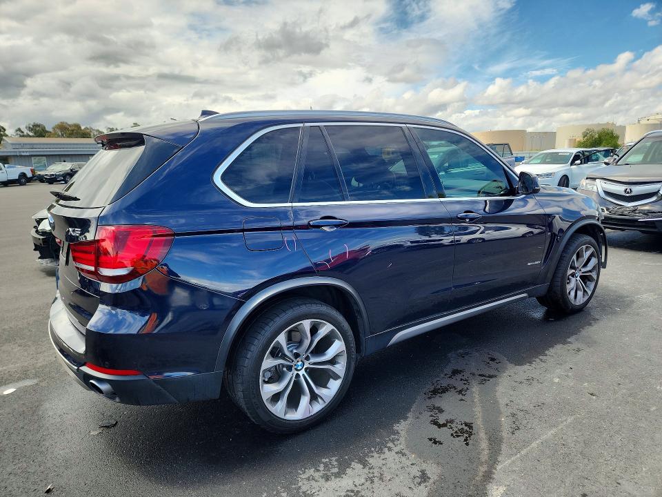 55365746 :رقم المزاد ، 5UXKR2C39H0X05678 vin ، 2017 Bmw X5 مزاد بيع