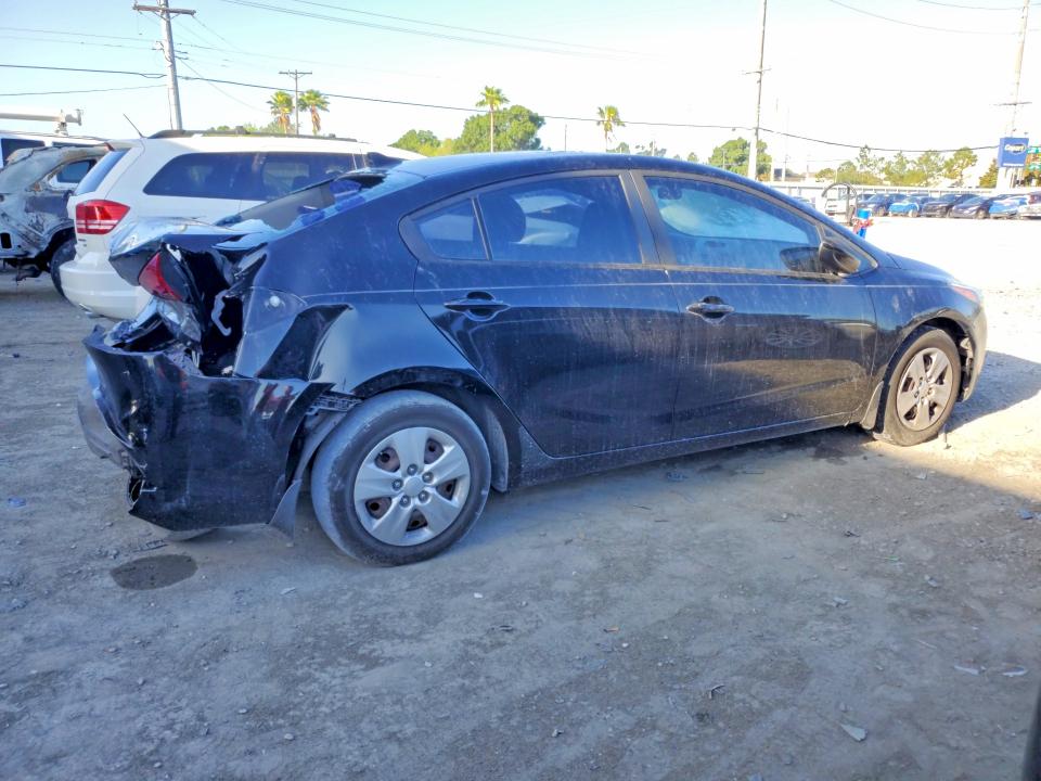 2017 Kia Forte მანქანა იყიდება აუქციონზე, vin: 3KPFK4A70HE119855, აუქციონის ნომერი: 53440276