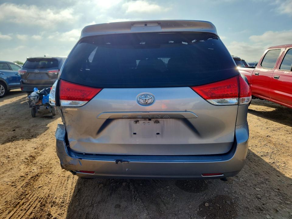 Продажа на аукционе авто 2012 Toyota Sienna, vin: 5TDKA3DC7CS015690, номер лота: 48316296