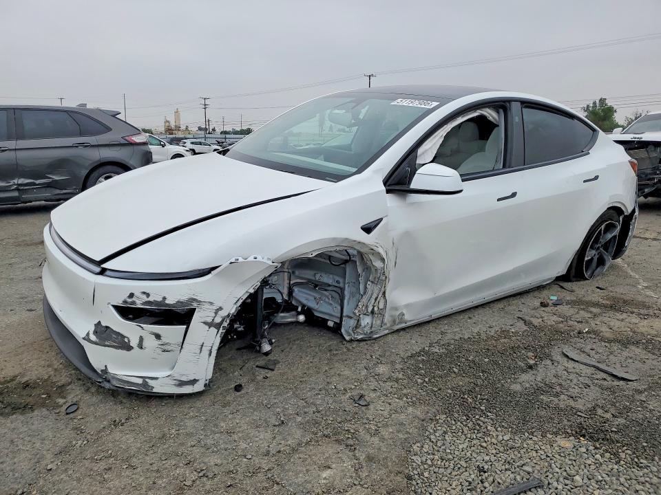 51197986 :رقم المزاد ، 7SAYGDED3TF439297 vin ، 2026 Tesla Model Y مزاد بيع