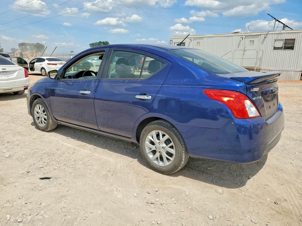 51819056 :رقم المزاد ، 3N1CN7AP8JL884215 vin ، 2018 Nissan Versa مزاد بيع