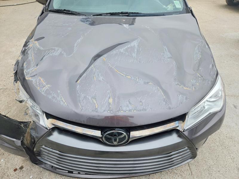 52771256 :رقم المزاد ، 4T1BF1FK4FU923634 vin ، 2015 Toyota Camry مزاد بيع