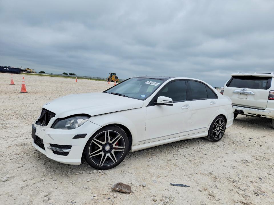 2013 Mercedes-benz C მანქანა იყიდება აუქციონზე, vin: WDDGF4HB7DA802125, აუქციონის ნომერი: 51833836