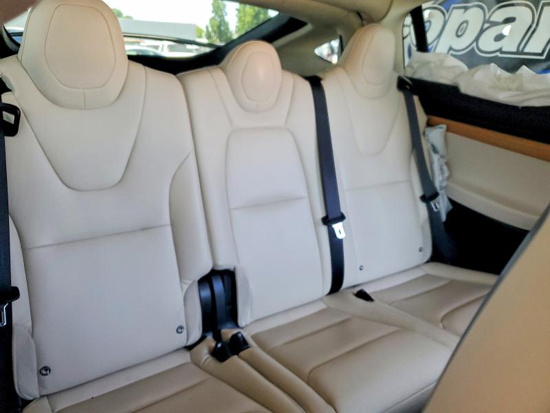 54188636 :رقم المزاد ، 5YJXCAE22JF139572 vin ، 2018 Tesla Model X مزاد بيع