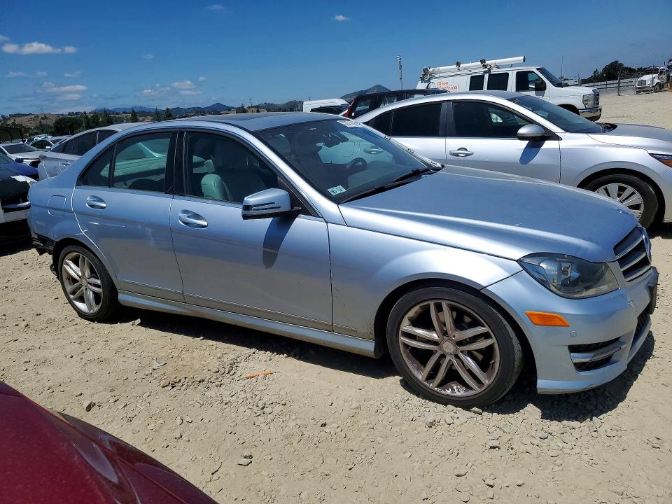 2014 Mercedes-benz C მანქანა იყიდება აუქციონზე, vin: WDDGF4HB8EG243733, აუქციონის ნომერი: 52071606