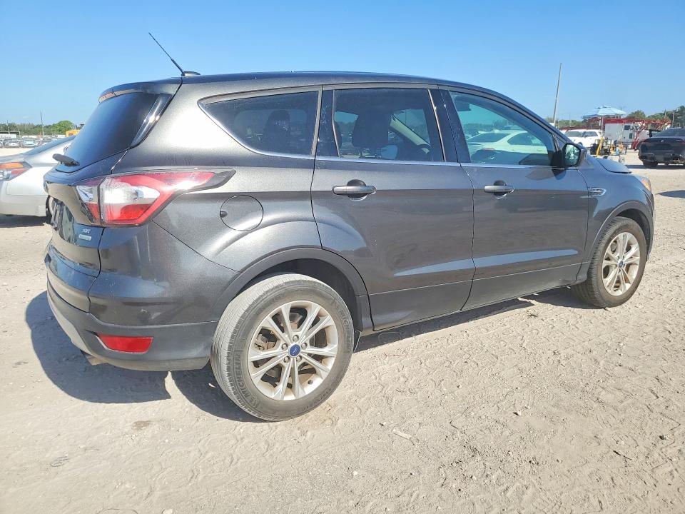 2017 Ford Escape მანქანა იყიდება აუქციონზე, vin: 1FMCU0GD2HUA19966, აუქციონის ნომერი: 52850086