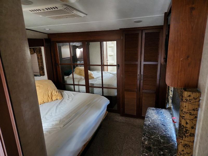 52546496 :رقم المزاد ، 4YDF34323FE760082 vin ، 2015 Keystone Avalanche مزاد بيع