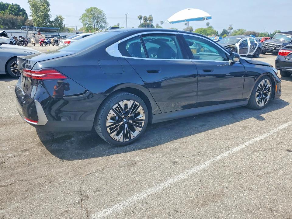 53054726 :رقم المزاد ، WBA43FJ05SCU25013 vin ، 2025 Bmw 530 مزاد بيع