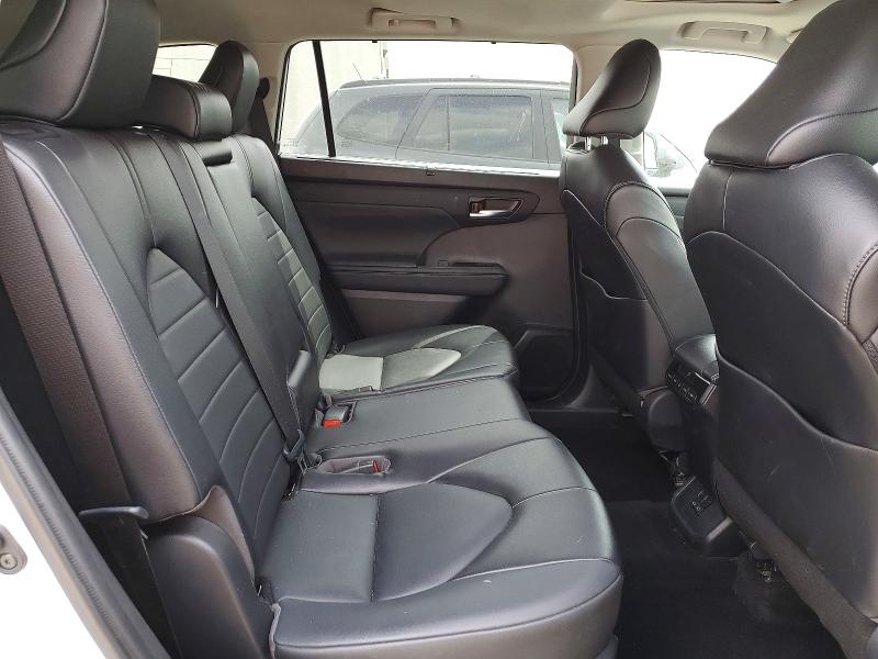 Продажа на аукционе авто 2022 Toyota Highlander, vin: 5TDGZRBHXNS561502, номер лота: 52427546