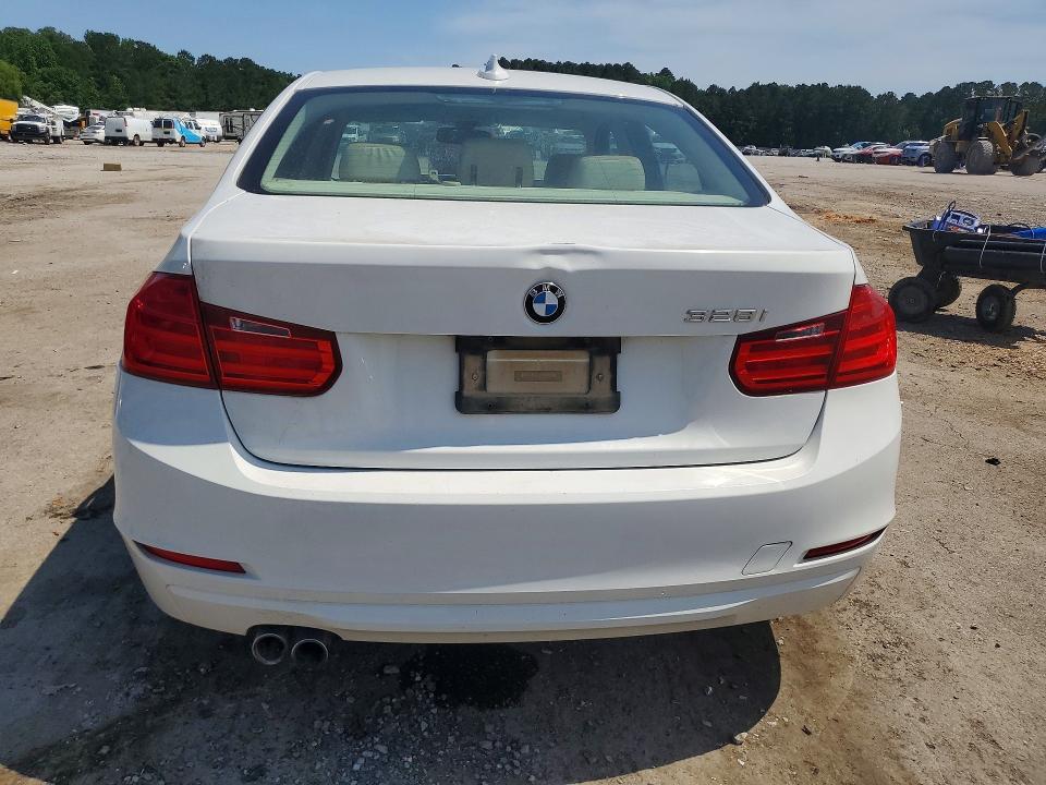 50983716 :رقم المزاد ، WBA3A5C55DF358127 vin ، 2013 Bmw 328 مزاد بيع