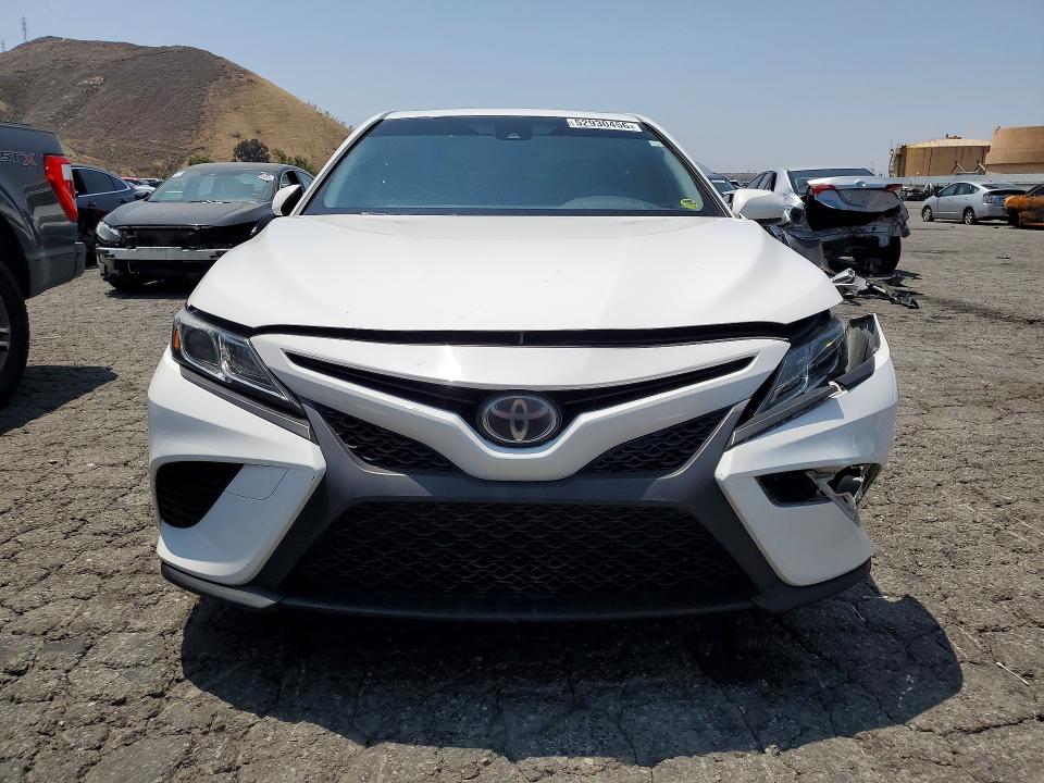 52930456 :رقم المزاد ، JTNB11HK8J3039867 vin ، 2018 Toyota Camry مزاد بيع