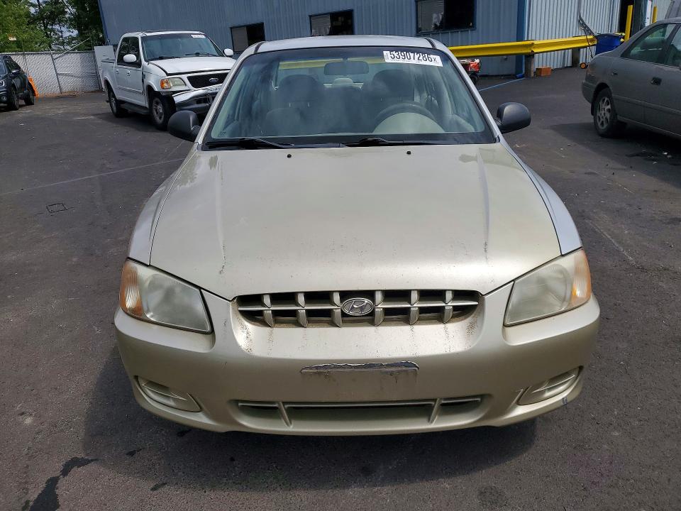 53907286 :رقم المزاد ، KMHCG45C42U389901 vin ، 2002 Hyundai Accent مزاد بيع