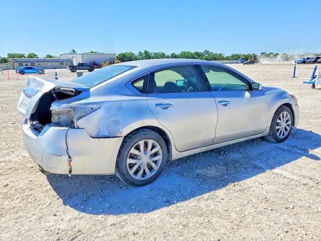 2014 Nissan Altima მანქანა იყიდება აუქციონზე, vin: 1N4AL3AP9EN337713, აუქციონის ნომერი: 53536316