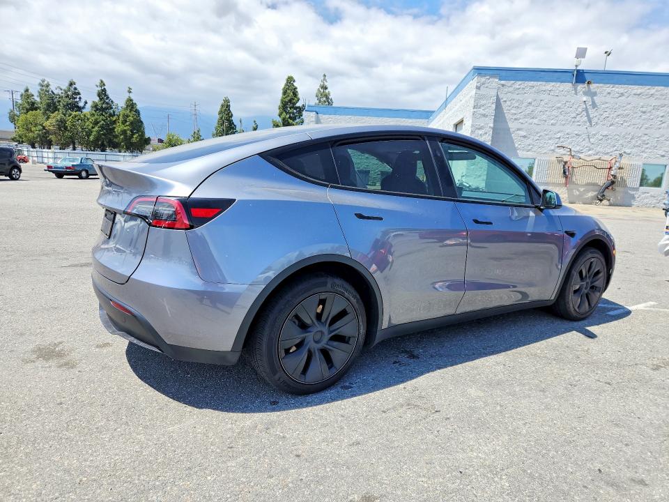 52432376 :رقم المزاد ، 7SAYGDED7SF313233 vin ، 2025 Tesla Model Y مزاد بيع