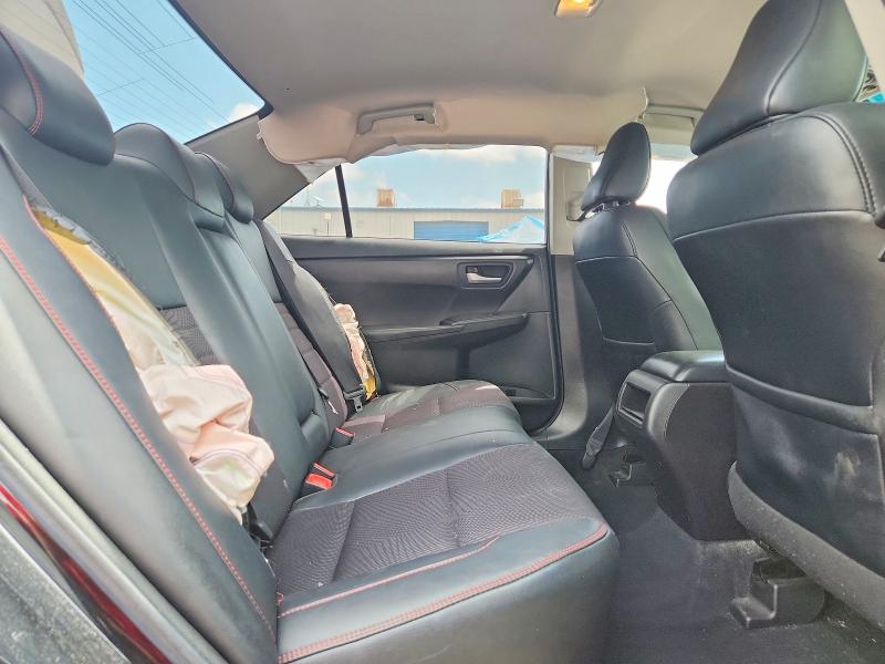 54791706 :رقم المزاد ، 4T1BF1FK9HU621453 vin ، 2017 Toyota Camry مزاد بيع