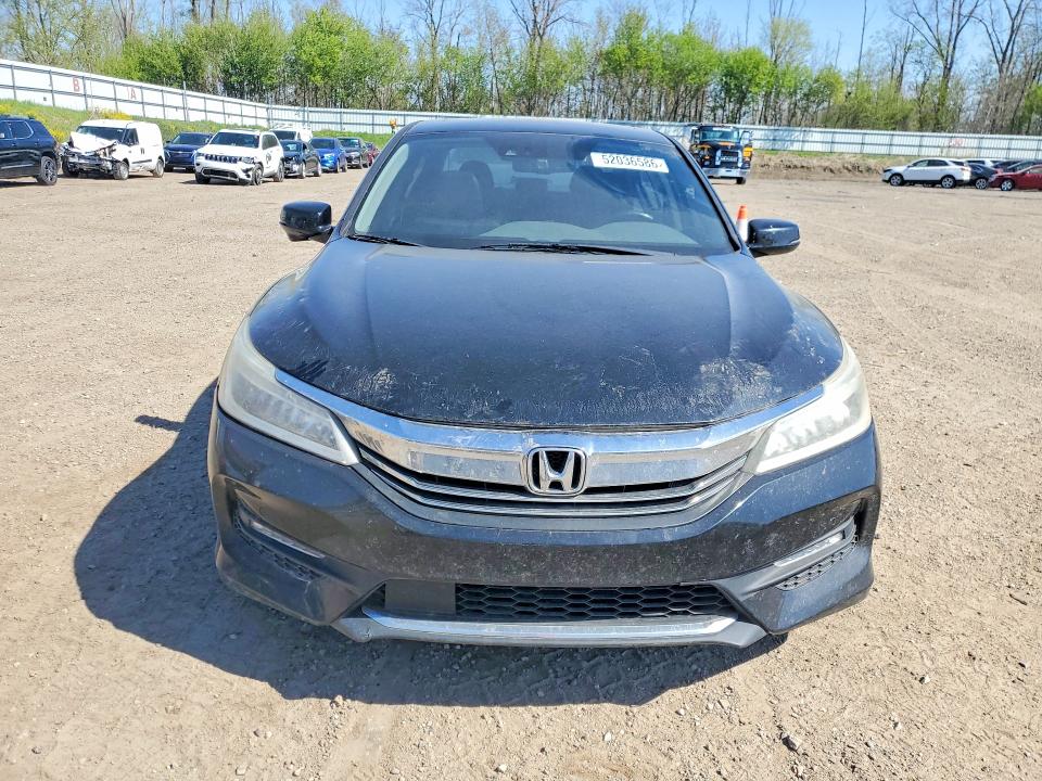 52036586 :رقم المزاد ، 1HGCR3F91HA005032 vin ، 2017 Honda Accord مزاد بيع