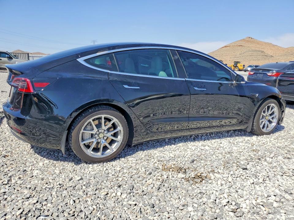 55021316 :رقم المزاد ، 5YJ3E1EA5KF323647 vin ، 2019 Tesla Model 3 مزاد بيع