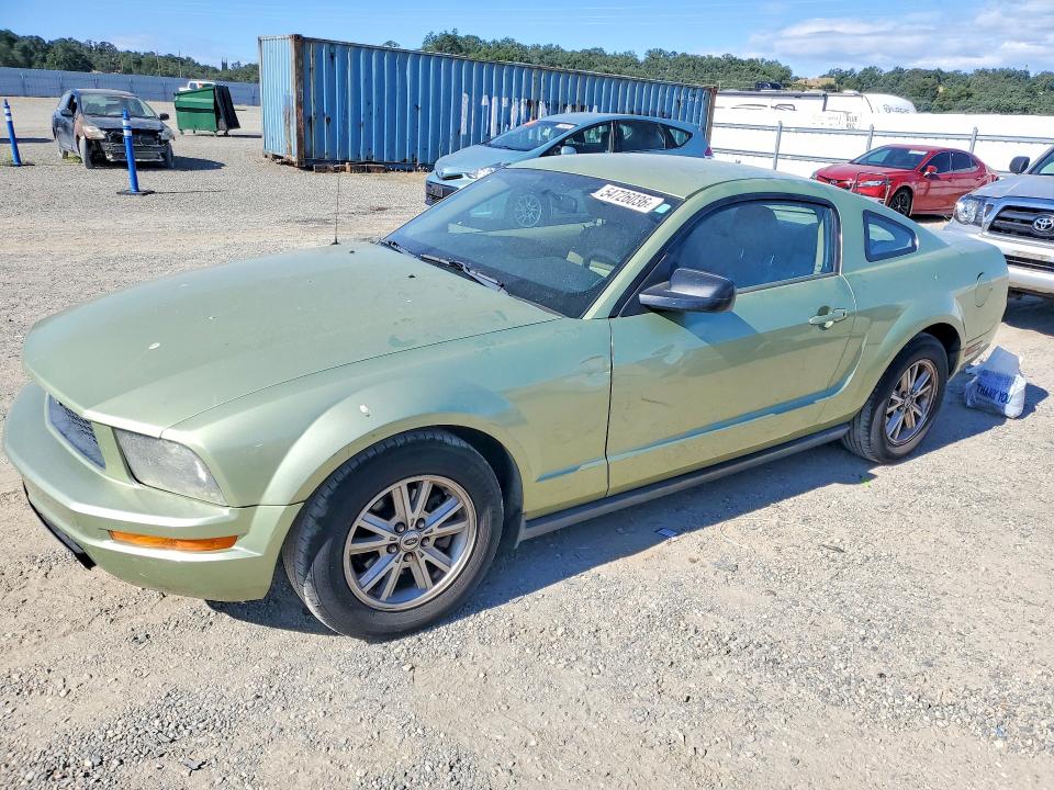 54726036 :رقم المزاد ، 1ZVFT80N055168174 vin ، 2005 Ford Mustang مزاد بيع