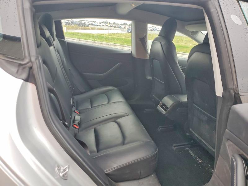 52513306 :رقم المزاد ، 5YJ3E1EA1JF048499 vin ، 2018 Tesla Model 3 مزاد بيع