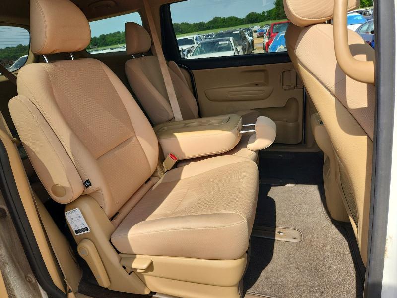 53117456 :رقم المزاد ، KNDMB5C12H6232623 vin ، 2017 Kia Sedona مزاد بيع