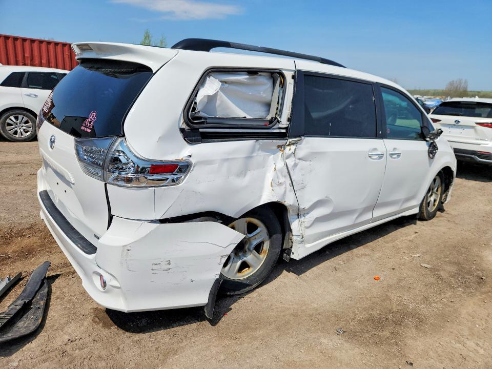 49602576 :رقم المزاد ، 5TDXK3DC1GS749380 vin ، 2016 Toyota Sienna مزاد بيع