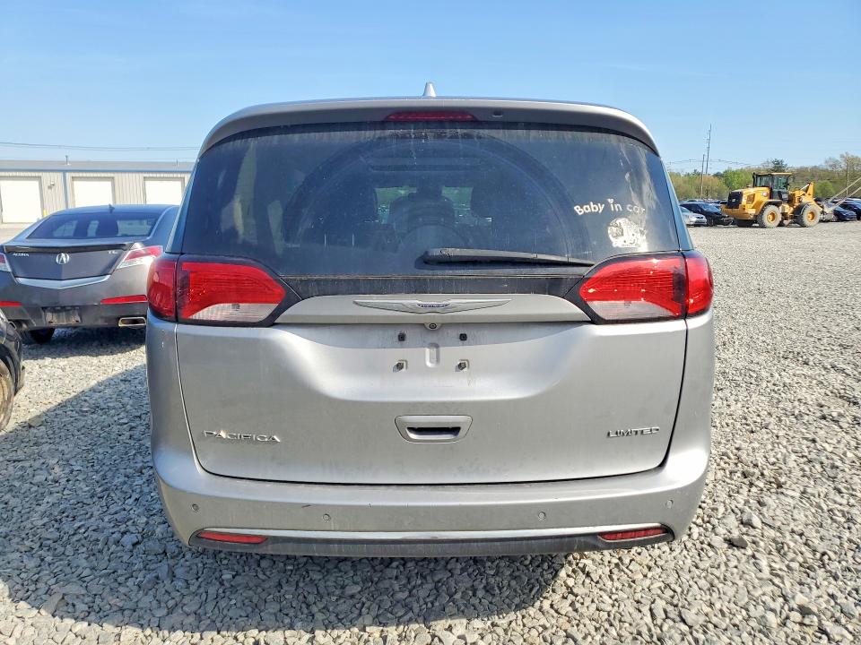 51082056 :رقم المزاد ، 2C4RC1GG8HR744518 vin ، 2017 Chrysler Pacifica مزاد بيع