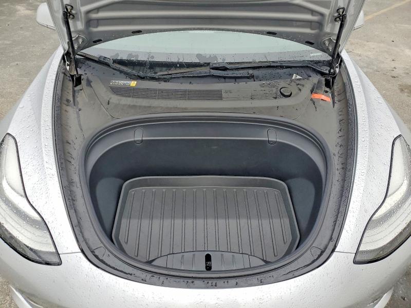 52513306 :رقم المزاد ، 5YJ3E1EA1JF048499 vin ، 2018 Tesla Model 3 مزاد بيع