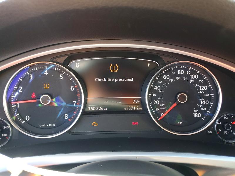 2011 Volkswagen Touareg მანქანა იყიდება აუქციონზე, vin: WVGFF9BP9BD006779, აუქციონის ნომერი: 54816426