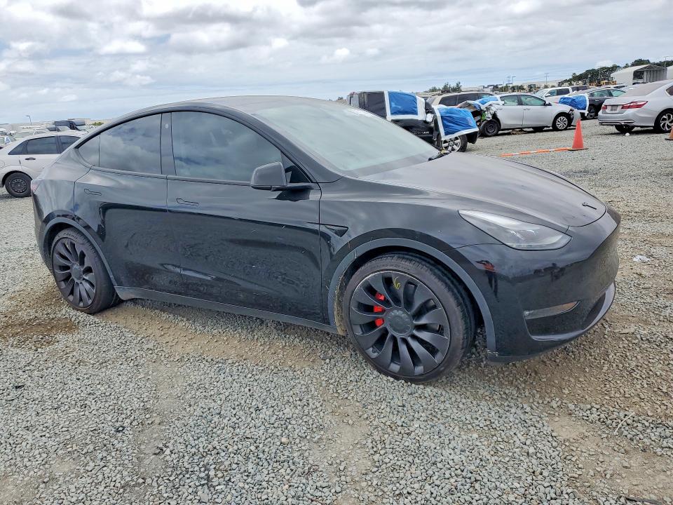53315446 :رقم المزاد ، 5YJYGDEF8MF137665 vin ، 2021 Tesla Model Y مزاد بيع