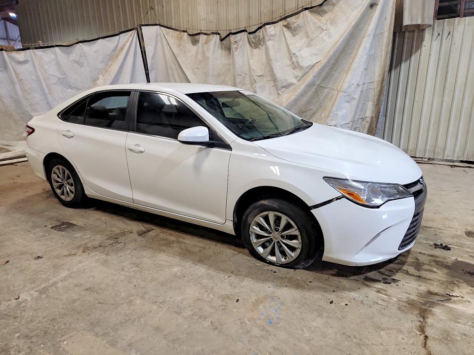 52376656 :رقم المزاد ، 4T1BF1FK0HU393102 vin ، 2017 Toyota Camry مزاد بيع