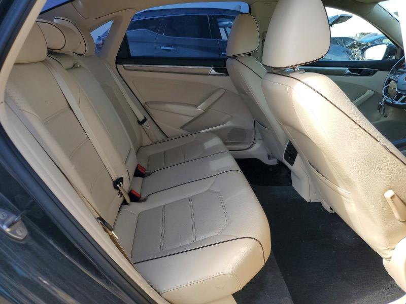 54975256 :رقم المزاد ، 1VWBT7A3XHC018434 vin ، 2017 Volkswagen Passat مزاد بيع