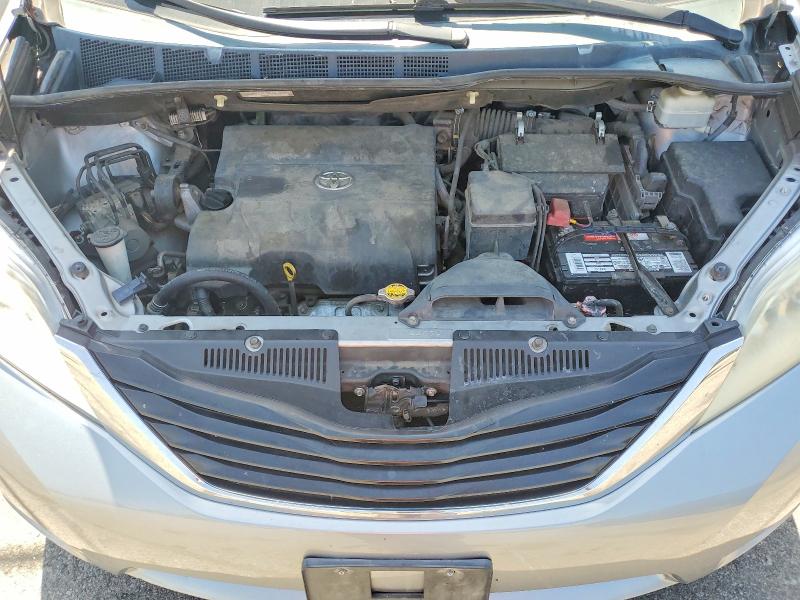 54481306 :رقم المزاد ، 5TDKK3DCXDS341725 vin ، 2013 Toyota Sienna مزاد بيع